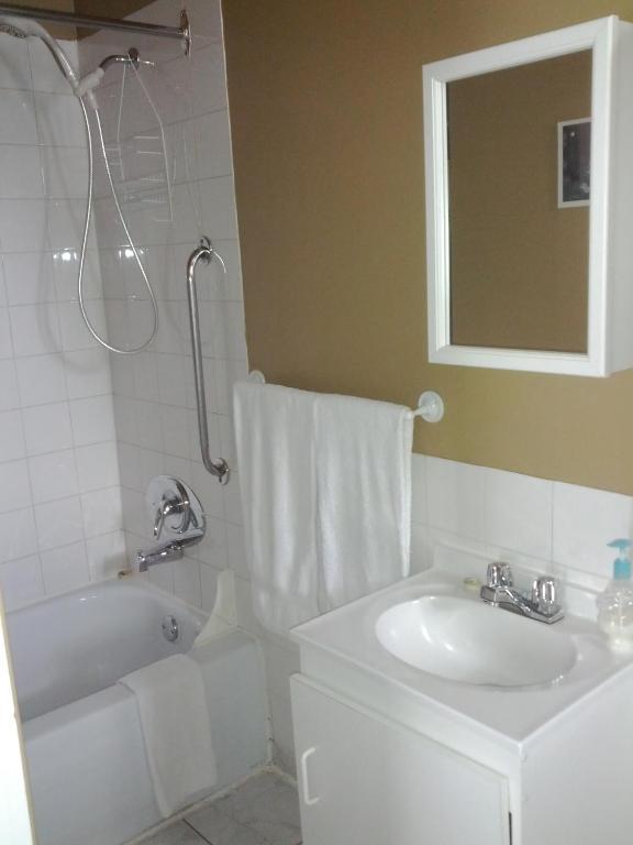 Motel Montgolfiere Jp Saint-Jean-sur-Richelieu ห้อง รูปภาพ