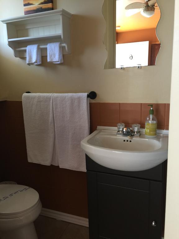 Motel Montgolfiere Jp Saint-Jean-sur-Richelieu ภายนอก รูปภาพ