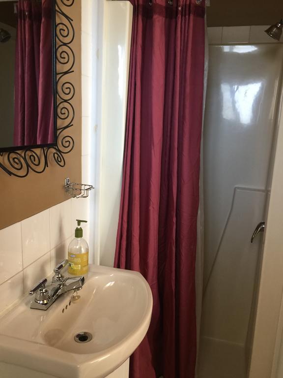 Motel Montgolfiere Jp Saint-Jean-sur-Richelieu ภายนอก รูปภาพ
