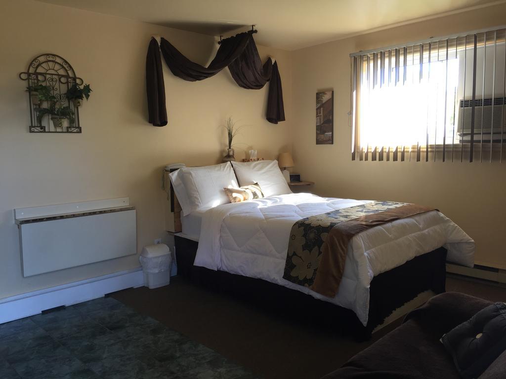 Motel Montgolfiere Jp Saint-Jean-sur-Richelieu ภายนอก รูปภาพ