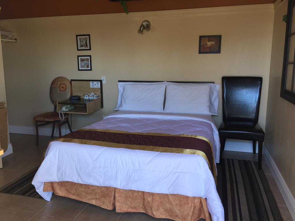 Motel Montgolfiere Jp Saint-Jean-sur-Richelieu ภายนอก รูปภาพ