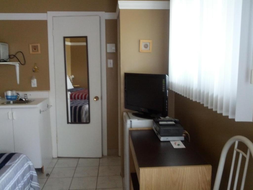Motel Montgolfiere Jp Saint-Jean-sur-Richelieu ห้อง รูปภาพ