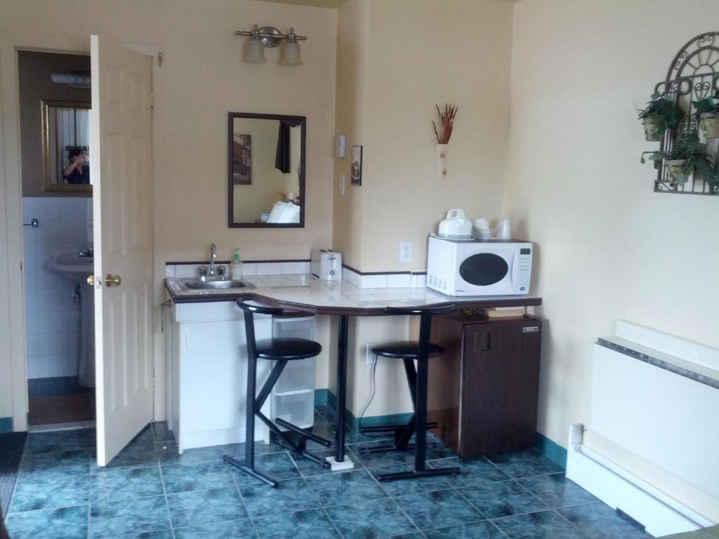 Motel Montgolfiere Jp Saint-Jean-sur-Richelieu ห้อง รูปภาพ